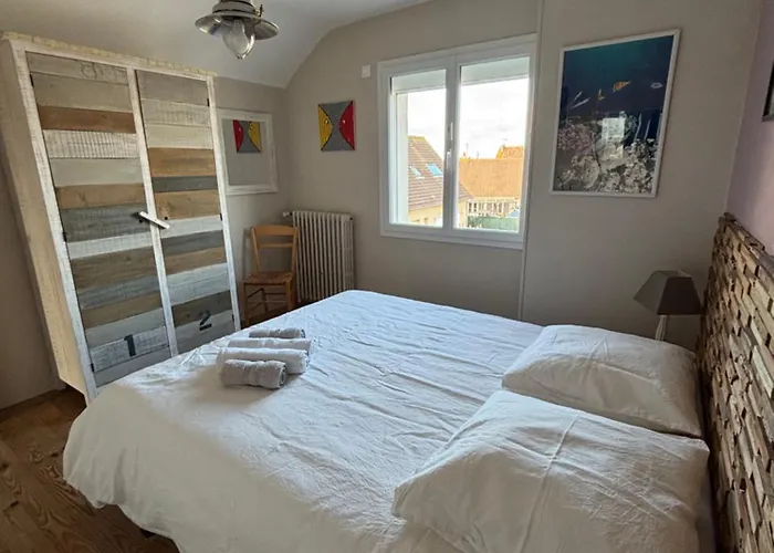 La Maison Des Phares Holiday home *